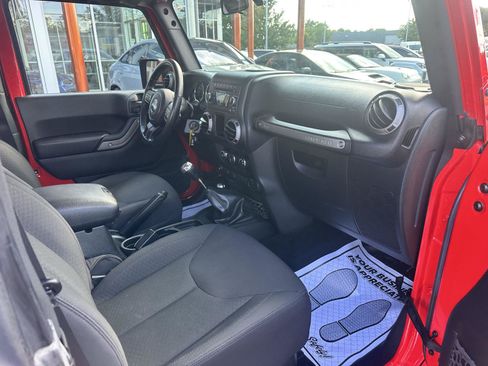 Used 2016 Jeep Wrangler Sport w/ Quick Order Package 23S AWD/4WD image 9