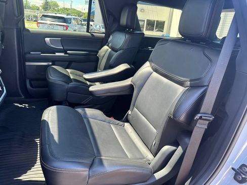 Used 2025 Ford Expedition Tremor AWD/4WD image 35