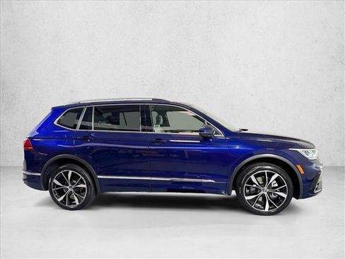 Used 2022 Volkswagen Tiguan SEL R-Line AWD/4WD image 4