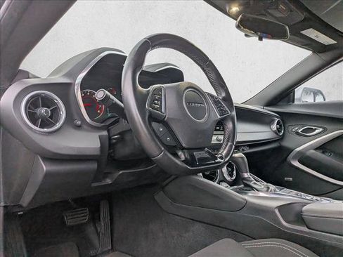 Used 2017 Chevrolet Camaro LT w/ Technology Package image 10