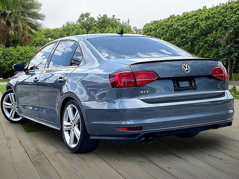 Used 2017 Volkswagen Jetta GLI FWD image 10