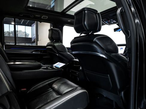 Used 2022 Jeep Grand Wagoneer Series II image 44