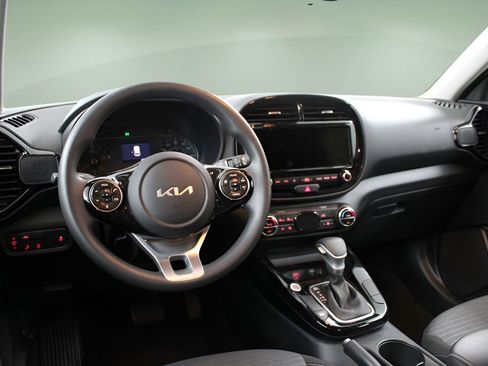 Used 2022 Kia Soul S FWD image 14