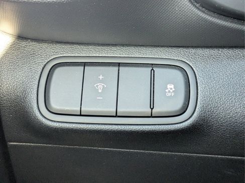 Certified 2024 Hyundai Venue SEL FWD image 23