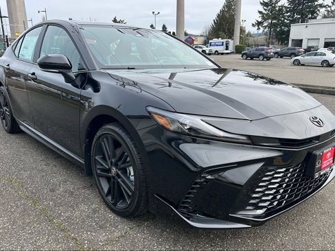 New 2026 Toyota Camry Hybrid image 3