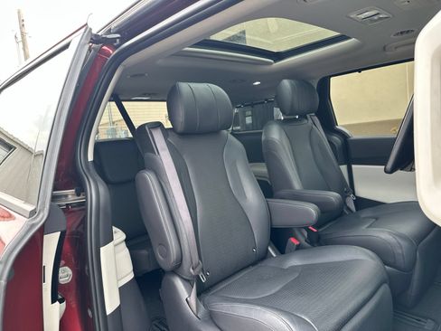 Used 2024 Kia Carnival SX Prestige FWD image 43