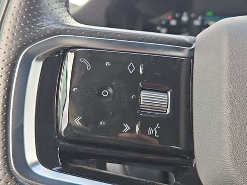 Used 2021 Land Rover Range Rover Evoque R-Dynamic SE image 17