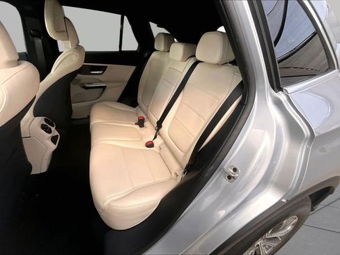 Used 2025 Mercedes-Benz GLC 300 4MATIC image 21