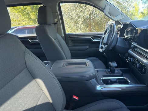 Used 2022 Chevrolet Silverado 1500 RST image 9