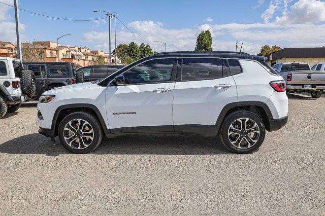 Used 2024 Jeep Compass Limited AWD/4WD image 7
