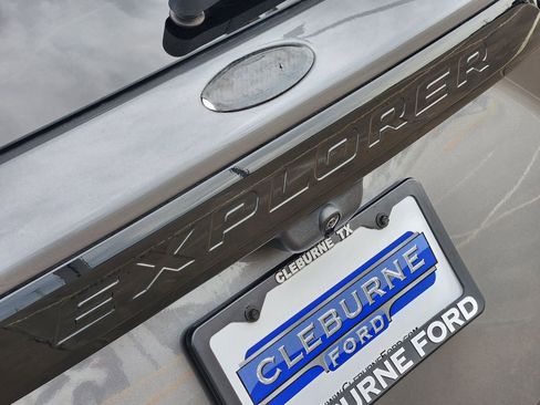 Used 2022 Ford Explorer ST-Line w/ Class IV Trailer Tow Package RWD image 11