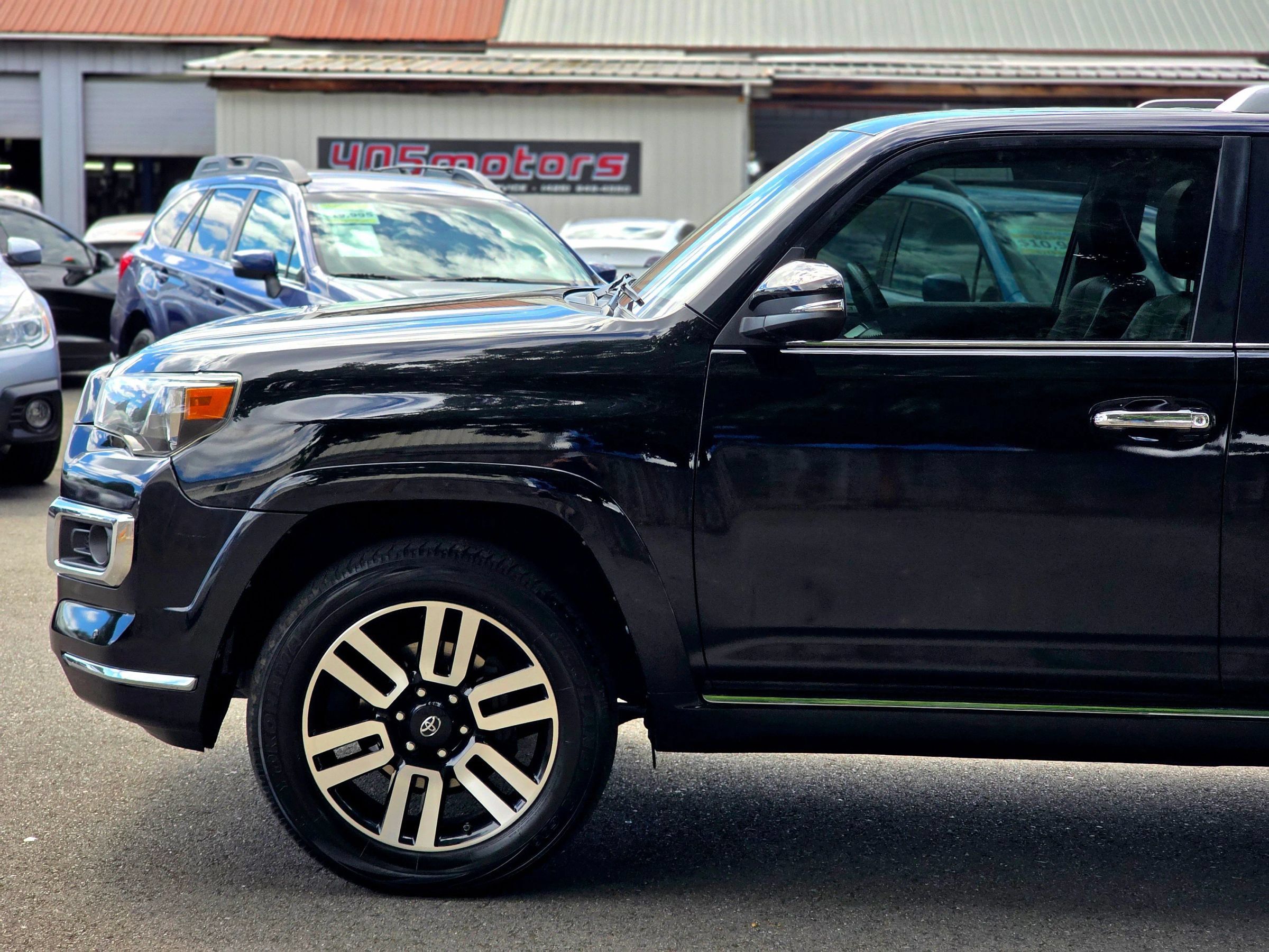 Used 2018 Toyota 4Runner Limited AWD/4WD image 4