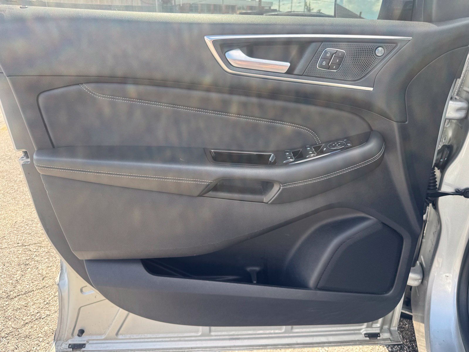 Used 2019 Ford Edge Titanium w/ Equipment Group 301A FWD image 11