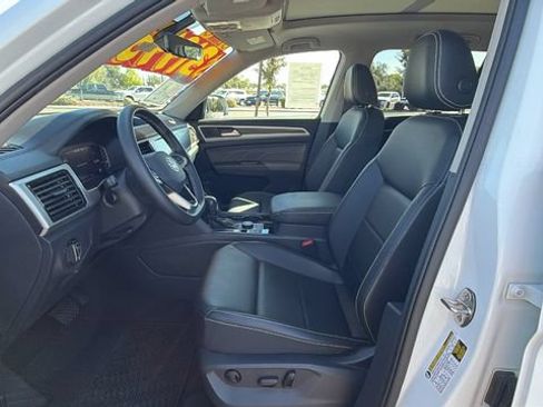 Used 2023 Volkswagen Atlas SE w/ Panoramic Sunroof Package AWD/4WD image 32
