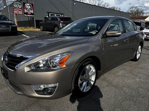 Used 2013 Nissan Altima 2.5 SV w/ 2.5SV Convenience Pkg image 2