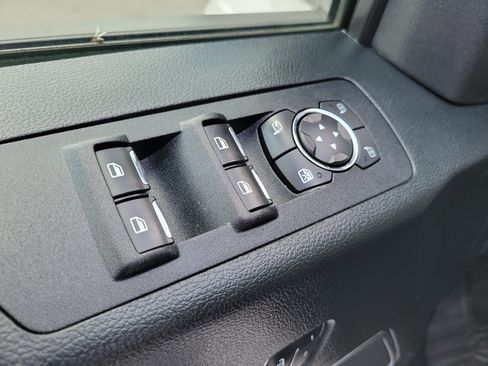 Used 2018 Ford F150 Lariat w/ Equipment Group 502A Luxury AWD/4WD image 19