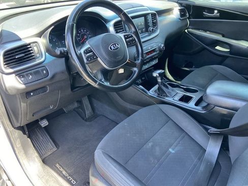 Used 2020 Kia Sorento LX w/ LX I4 Convenience Package FWD image 6