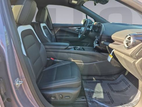Used 2026 Chevrolet Blazer EV LT FWD image 17