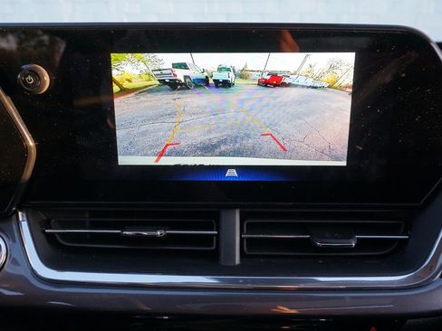 Used 2026 Chevrolet Trax ACTIV w/ Sunroof Package FWD image 17