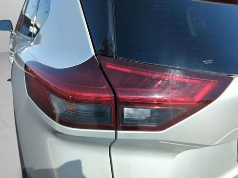 Certified 2022 Nissan Rogue Platinum w/ Head-Up Display Package FWD image 47