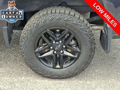 Used 2024 Chevrolet Silverado 1500 LT Trail Boss w/ Convenience Package II AWD/4WD image 8