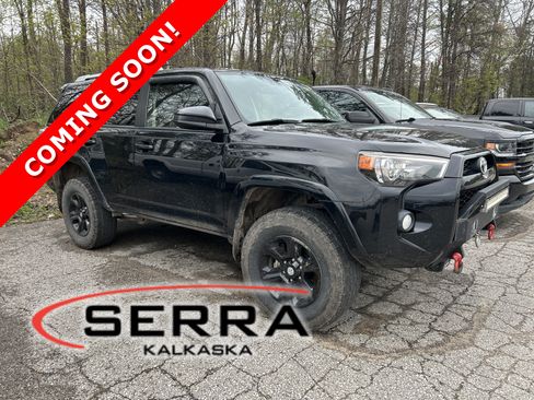 Used 2015 Toyota 4Runner SR5 AWD/4WD image 1