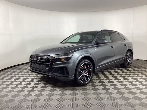 Used 2019 Audi Q8 Prestige w/ Year 1 Package image 5