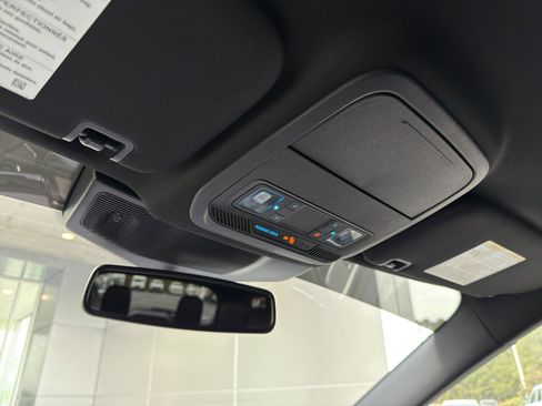 Used 2023 Ford Explorer ST-Line w/ Class IV Trailer Tow Package image 36