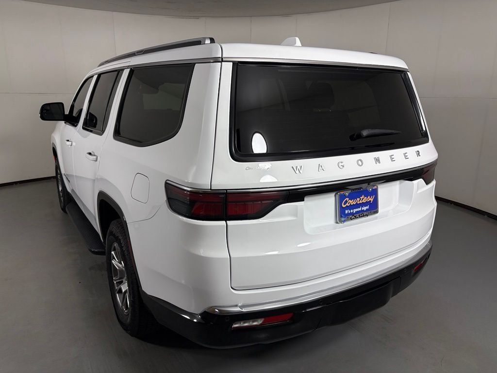 Used 2023 Jeep Wagoneer 2WD image 6