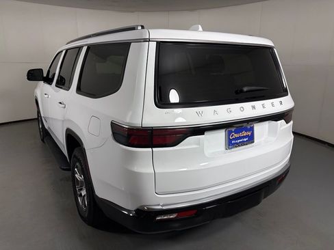 Used 2023 Jeep Wagoneer 2WD image 6