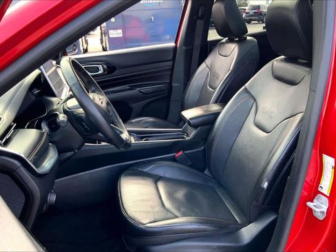 Used 2022 Jeep Compass Limited w/ (RED) Package image 7