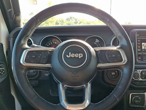 Used 2022 Jeep Wrangler Unlimited Sahara w/ Cold Weather Group image 21