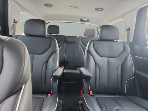 Used 2025 Hyundai Palisade XRT FWD image 17