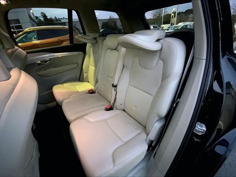 Used 2017 Volvo XC90 T5 Momentum w/ Vision Package image 21