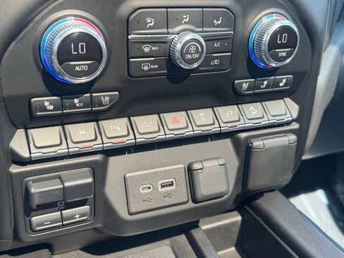 Used 2022 GMC Sierra 1500 Denali w/ Driver Alert Package II AWD/4WD image 28