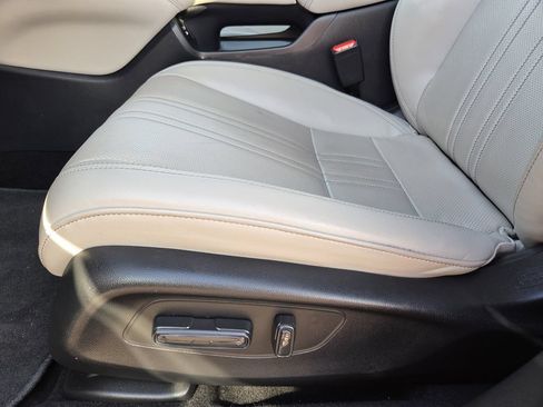 Used 2024 Honda HR-V EX-L image 16