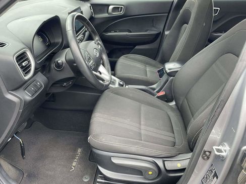 Used 2024 Hyundai Venue SEL FWD image 12