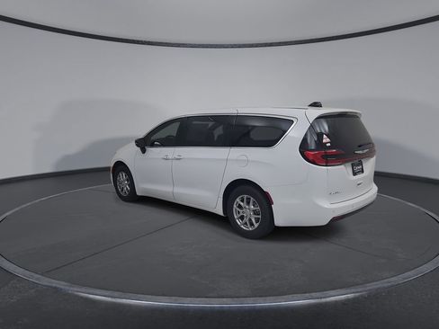 New 2026 Chrysler Pacifica Select image 11