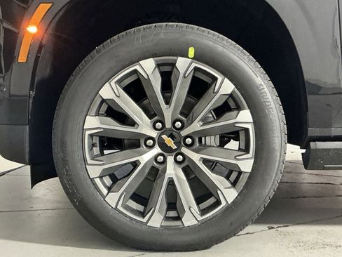 New 2026 Chevrolet Suburban High Country image 20