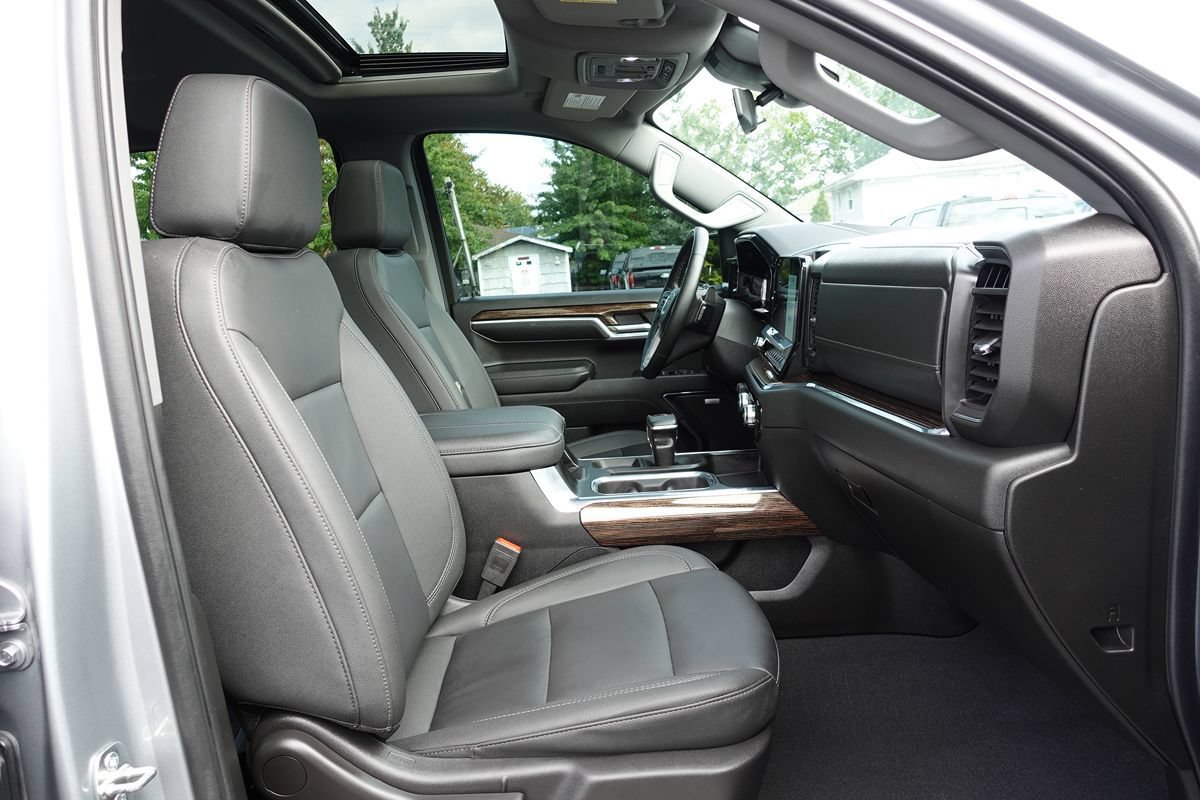 Used 2024 GMC Sierra 1500 Elevation w/ Elevation Premium Package AWD/4WD image 41