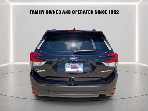 Certified 2023 Subaru Forester Premium AWD/4WD image 4