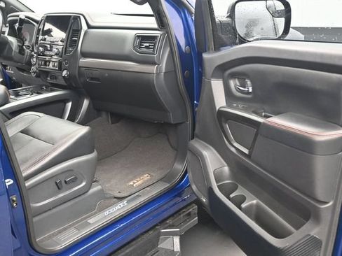 Used 2021 Nissan Titan PRO-4X w/ Pro-4x Convenience Package AWD/4WD image 14