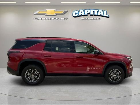 Used 2024 Chevrolet Traverse LT w/ Enhanced Driving Package FWD image 6