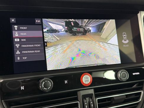 Certified 2026 Porsche Macan AWD/4WD image 33