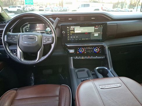 Used 2024 GMC Sierra 2500 Denali Ultimate w/ Snow Plow Prep/Camper Package image 15