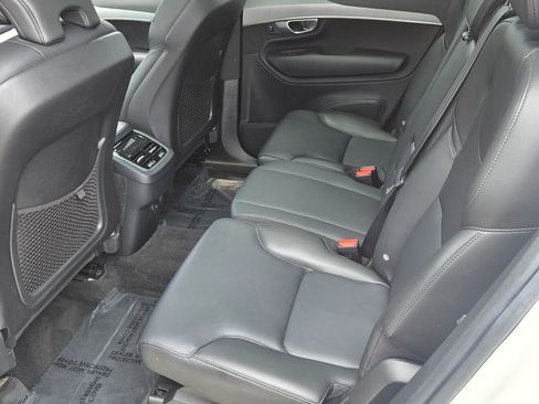 Used 2024 Volvo XC90 B5 Core AWD/4WD image 11