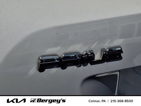 Used 2017 Toyota Prius Four FWD image 31