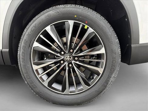 New 2026 Toyota Grand Highlander AWD Hybrid image 10