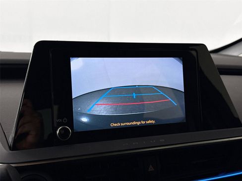Used 2024 Toyota Prius XLE image 25
