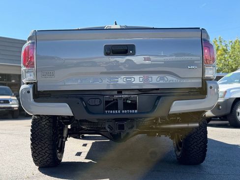 Used 2021 Toyota Tacoma TRD Off-Road w/ Technology Package AWD/4WD image 87